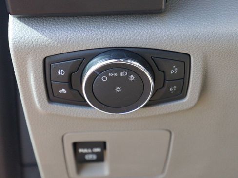 Used 2015 Ford F150 XL w/ Equipment Group 101A Mid AWD/4WD image 16