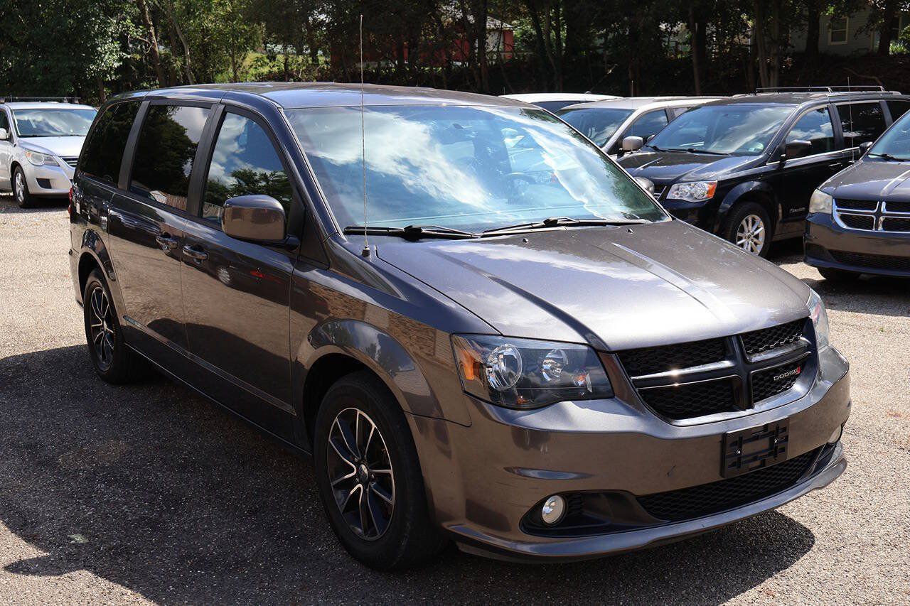 Used 2018 Dodge Grand Caravan SE FWD image 1