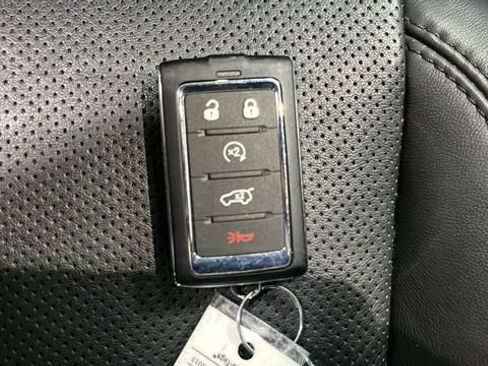 Used 2024 Jeep Wagoneer Series II w/ Premium Group I AWD/4WD image 21