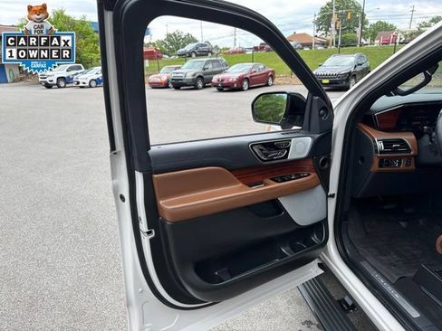 Used 2024 Lincoln Navigator Reserve AWD/4WD image 12
