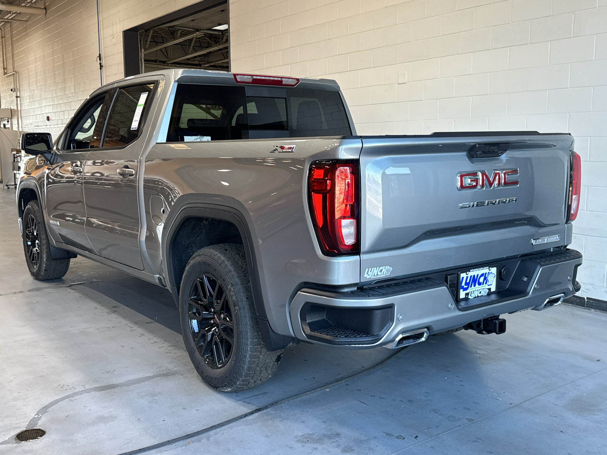 New 2026 GMC Sierra 1500 Elevation w/ Preferred Package AWD/4WD image 3
