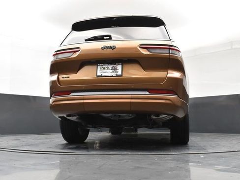 New 2026 Jeep Grand Cherokee L Limited image 23