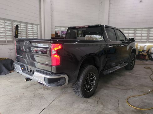 Used 2021 Chevrolet Silverado 1500 LTZ w/ LTZ Premium Package image 5