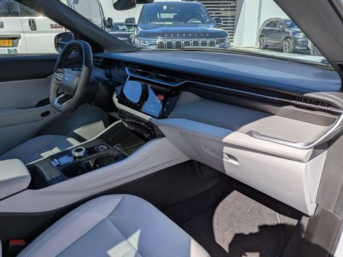 New 2026 Jeep Cherokee Limited AWD/4WD image 23