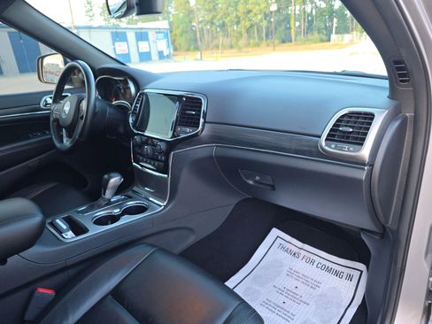 Used 2020 Jeep Grand Cherokee Limited image 24