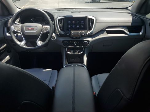 Used 2023 GMC Terrain SLT w/ Infotainment Package II FWD image 17