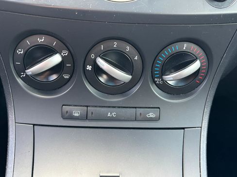 Used 2012 MAZDA MAZDA3 i Touring FWD image 13