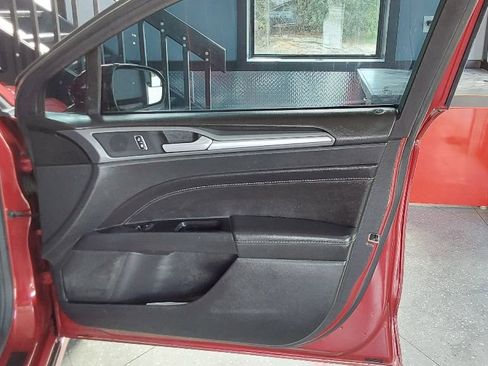 Used 2016 Ford Fusion Titanium image 21