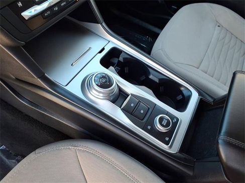 Used 2020 Ford Explorer XLT image 17