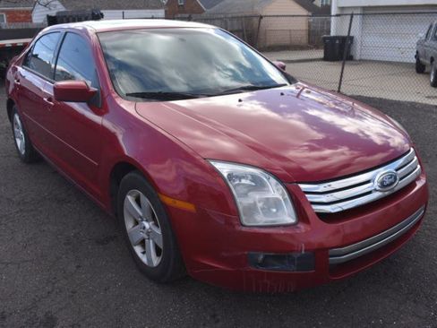 Used 2009 Ford Fusion SE image 2