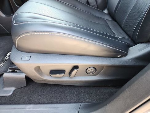 Used 2023 INFINITI QX60 Sensory w/ Vision Package FWD image 12
