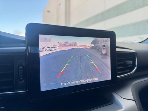 Certified 2021 Ford Explorer XLT w/ Equipment Group 202A image 27