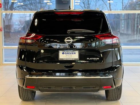 Used 2025 Nissan Rogue Platinum image 10
