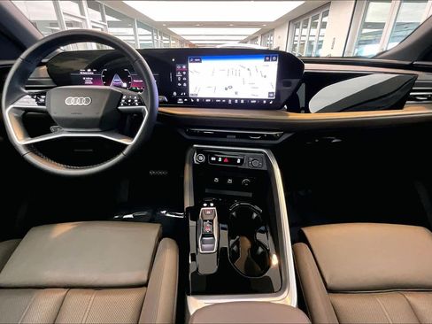 Certified 2025 Audi Q5 Premium Plus w/ Premium Plus image 15