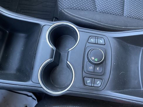 Used 2023 GMC Terrain SLE w/ Driver Convenience Package image 28