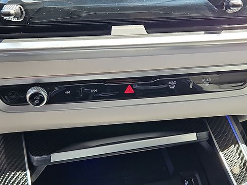 Used 2024 BMW X7 M60i w/ Executive Package image 20