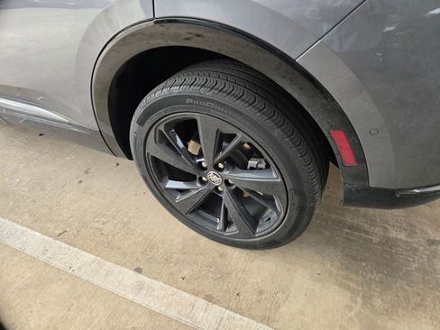 Used 2022 Buick Envision Essence w/ Technology Package II image 9