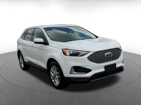 Used 2024 Ford Edge SEL image 3