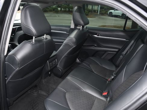 Used 2022 Toyota Camry XSE FWD image 16
