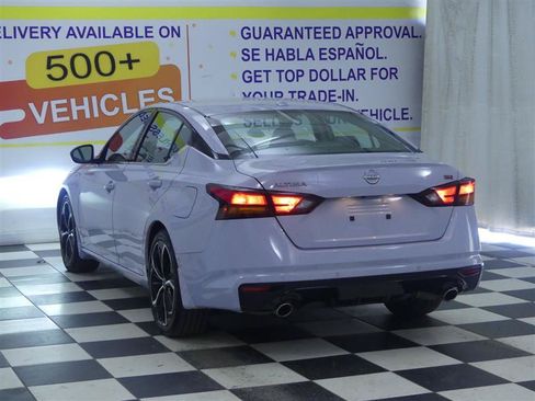 Used 2024 Nissan Altima 2.5 SR FWD image 4