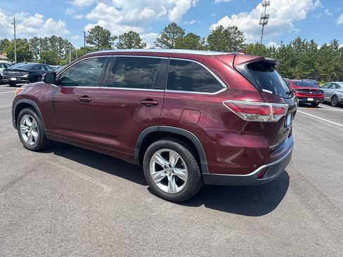 Used 2015 Toyota Highlander Limited w/ Driver Technology Package FWD image 28