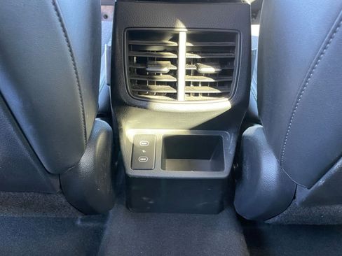 Used 2025 Kia Seltos S image 23