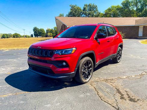New 2025 Jeep Compass Latitude w/ Altitude Special Edition image 3