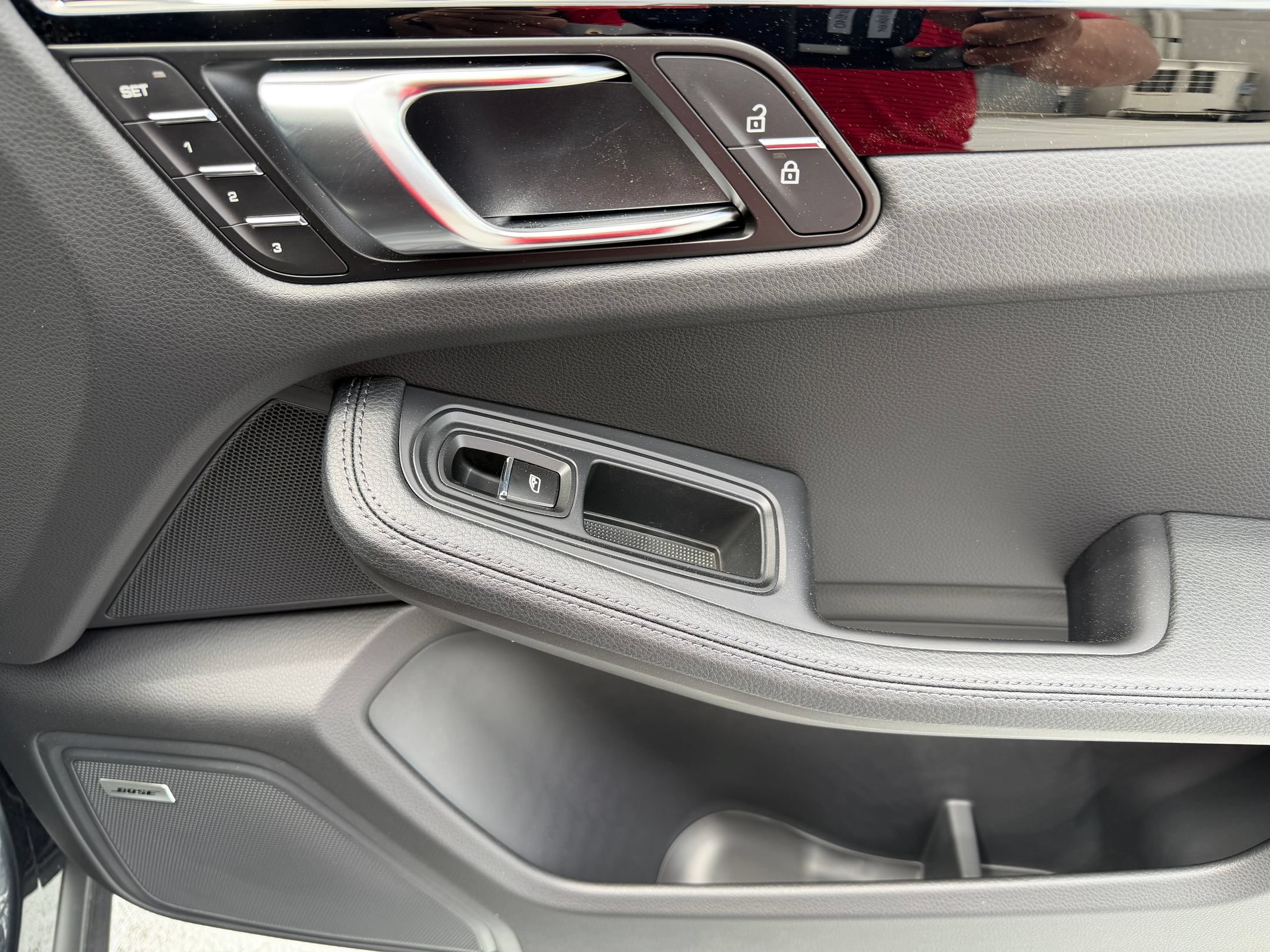 Certified 2026 Porsche Macan AWD/4WD image 18