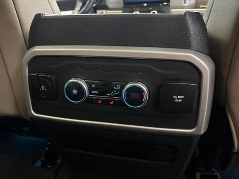 Used 2024 Ford Expedition Limited RWD image 17