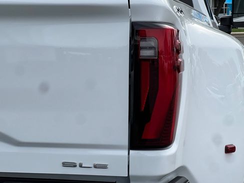 New 2026 GMC Sierra 3500 SLE AWD/4WD image 22