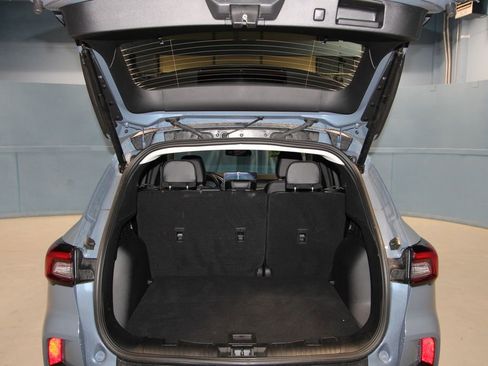 Used 2025 Ford Escape Platinum w/ Premium Technology Package image 41