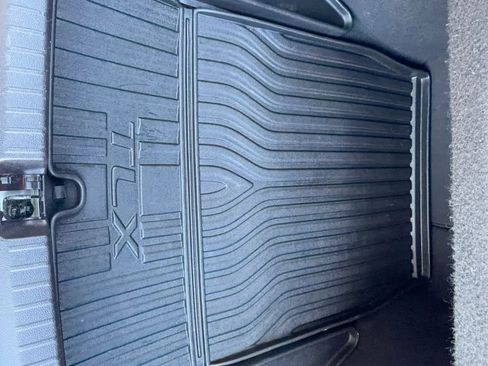 Used 2016 Acura TLX image 30