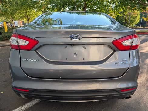 Used 2014 Ford Fusion SE w/ Equipment Group 502A FWD image 5