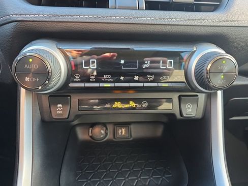 Used 2024 Toyota RAV4 XLE image 30