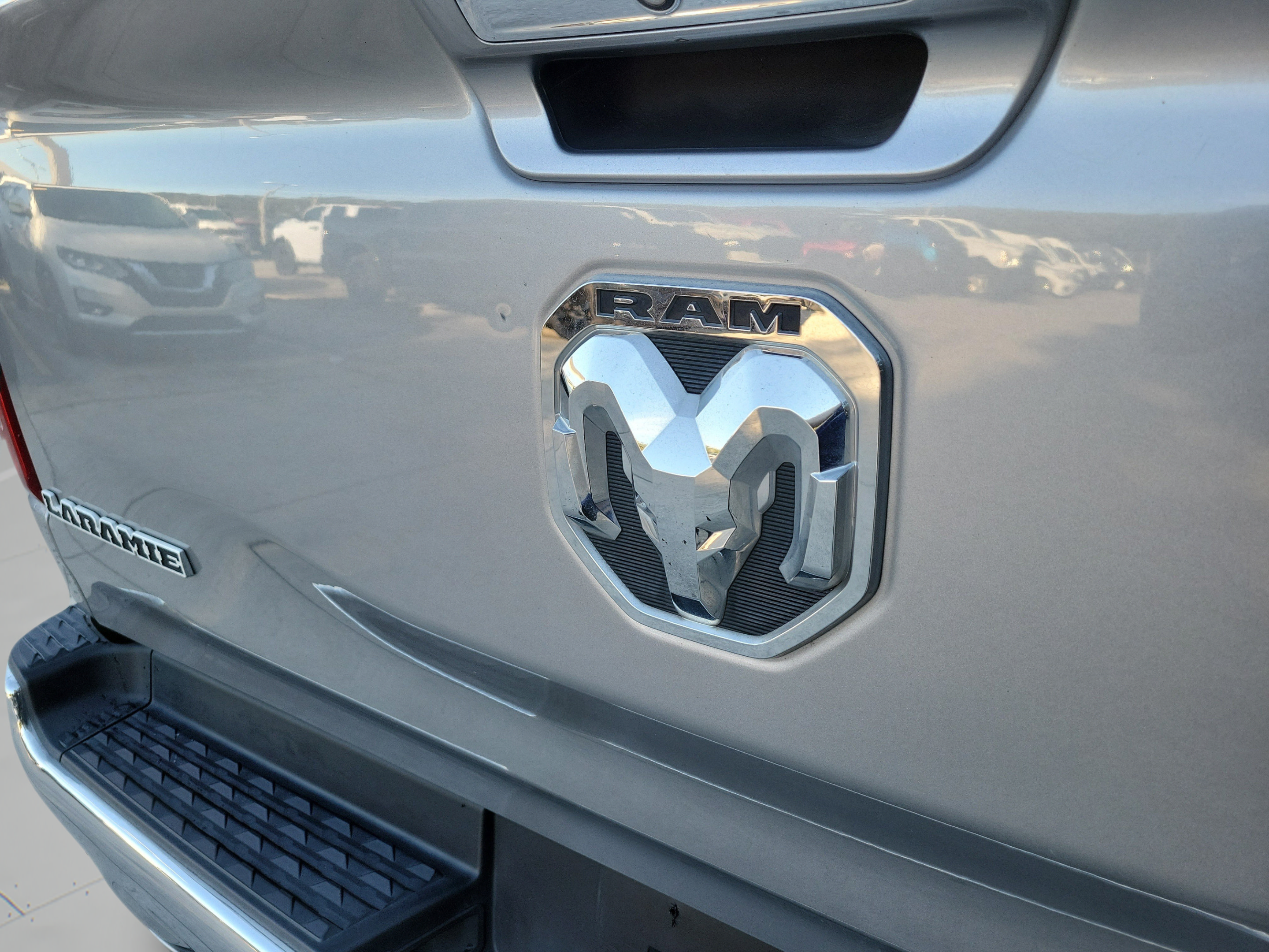 Used 2019 RAM 1500 Laramie RWD image 6