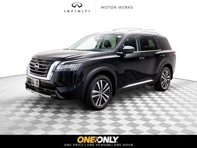 Used 2024 Nissan Pathfinder Platinum w/ Cargo Package