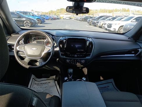 Used 2022 Chevrolet Traverse LT image 10