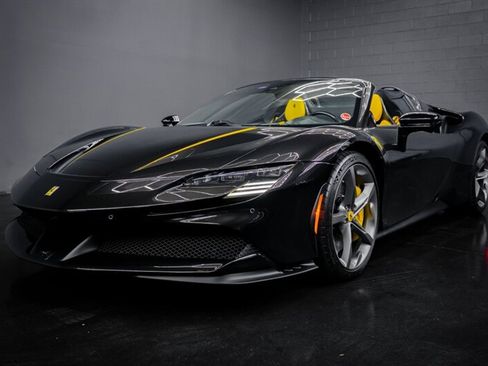 Used 2025 Ferrari SF90 Spider AWD/4WD image 7