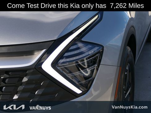 Certified 2025 Kia Sportage LX image 8