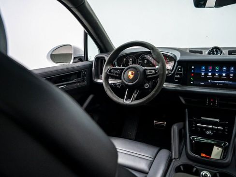New 2026 Porsche Cayenne GTS image 28