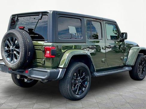 Used 2022 Jeep Wrangler Unlimited Sahara w/ Cold Weather Group AWD/4WD image 6