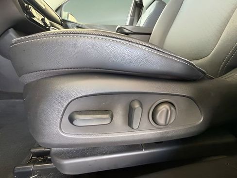 Used 2023 Buick Encore GX Select image 28