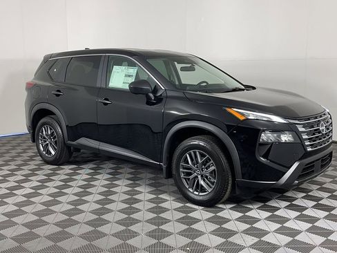 New 2025 Nissan Rogue S image 32