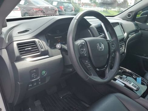 Used 2018 Honda Pilot Touring image 20