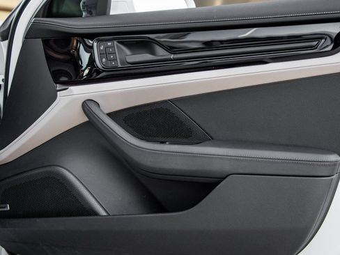 Certified 2025 Porsche Panamera 4 image 41