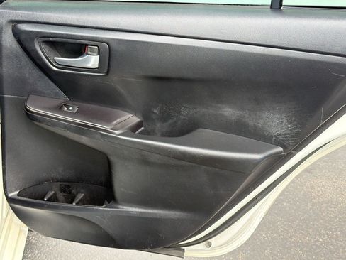 Used 2015 Toyota Camry SE FWD image 15