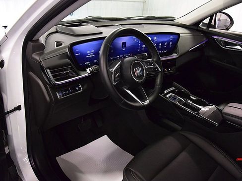 Used 2024 Buick Envision Preferred image 27