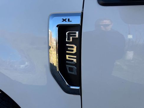 Used 2020 Ford F350 XL w/ Power Equipment Group image 9