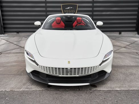 Used 2024 Ferrari Roma Spider image 15