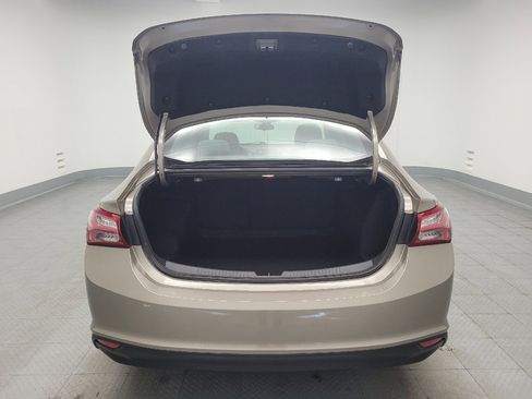 Used 2022 Chevrolet Malibu LT FWD image 29